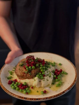 Instagram post from olhyttan. This post is in position 5.