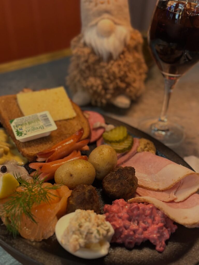 Instagram post from olhyttan. This post is in position 2.